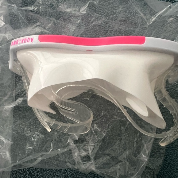 AQUA LUNG SWIM MASK AND SNORKEL- NEW- PINK AND WHITE- CHILD - Picture 7 of 11